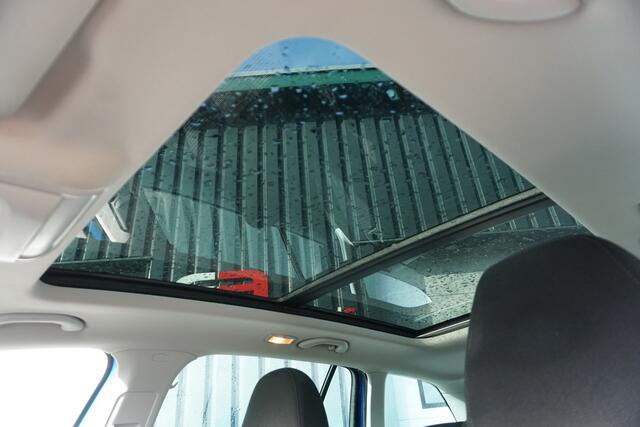 Skoda OCTAVIA Combi 1.0 TSI Greentech Style | PANO | CAMERA | XENON | STOELVERW. | CARPLAY | TREKHAAK |