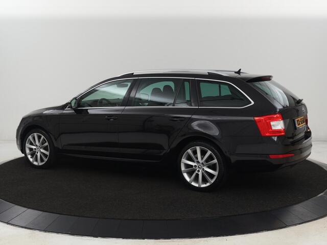 Skoda OCTAVIA 1.0 TSI Style | Panoramadak | Stoelverwarming | Trekhaak | Carplay | Sportstoelen | Keyless | Navigatie | Bi-Xenon | Sportstuur | Climate control | Cruise control