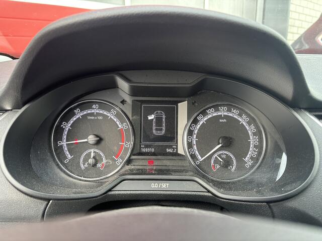 Skoda OCTAVIA Combi 1.0 TSI Greentech Ambition Business TREKHAAK / NAVI / CLIMA / PDC / CARPLAY / CRUISE / NL-AUTO