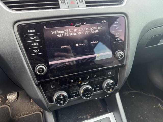 Skoda OCTAVIA Combi 1.0 TSI Greentech Ambition Business TREKHAAK / NAVI / CLIMA / PDC / CARPLAY / CRUISE / NL-AUTO