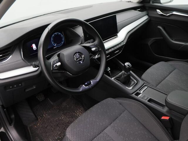 Skoda OCTAVIA Combi 1.0 TSi 110 Pk Business Edition Plus | Full LED | Adaptive Cruise | Climate Control | Stoelverwarming | Elektrische Stoelen | Parkeersensoren | Navigatie | Carplay | 65.574 Km!!