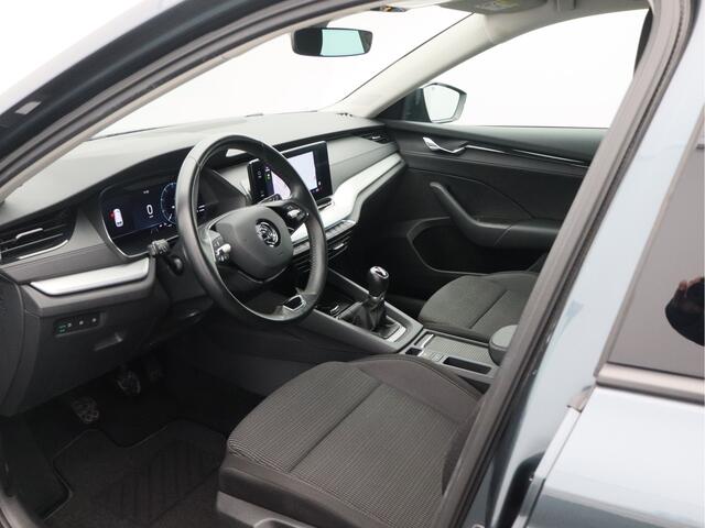 Skoda OCTAVIA Combi 1.0 TSI Business Edition/ lage km/ trekhaak!