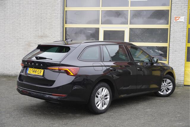 Skoda OCTAVIA Combi 1.0 TSI Business Edition BJ2021 Lmv 16" | Led V+A | Pdc | Navi | Virtual cockpit | Dynamische knipperlichten | Elek. achterklep | App-Connect | Dashboard verlichting | Virtual cockpit | Climate control | Cruise control | Extra getint glas