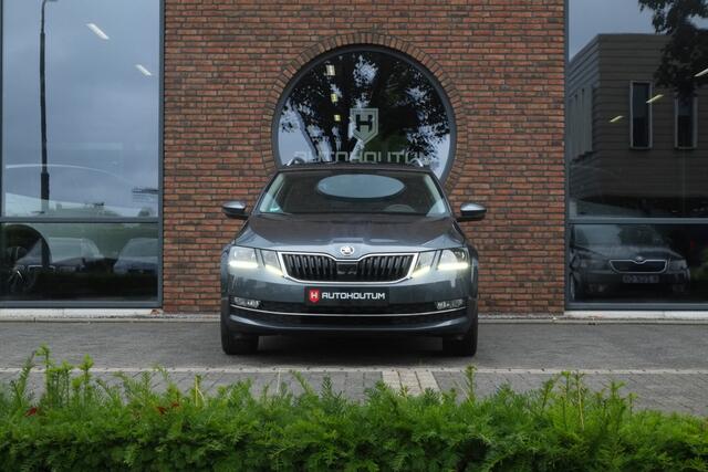 Skoda OCTAVIA Combi 1.0 TSI Greentech Style Business Panoramadak, Leder, Trekhaak