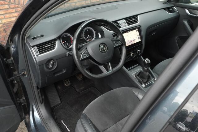 Skoda OCTAVIA Combi 1.0 TSI Greentech Style Business Panoramadak, Leder, Trekhaak