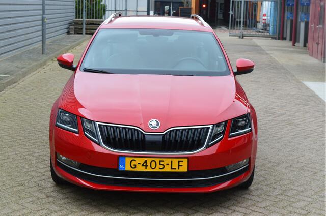 Skoda OCTAVIA Combi 1.0 TSI Greentech Business Edition Plus O.a: Canton, Stoelverw, Clima, Navi, Carplay, Etc. All-in prijs!