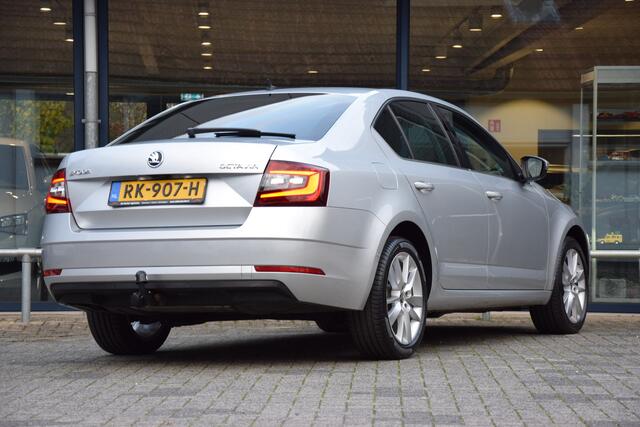 Skoda OCTAVIA 1.0 TSI Style Business | Org. NL | BOVAG Garantie | Trekhaak | Adaptive Cruise Control | Camera | Stoelverwarming | Elektrische Voorstoelen | Full LED | Dodehoekdetectie |