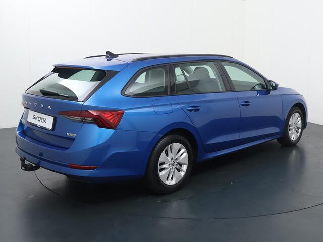 Skoda OCTAVIA Combi 1.5 e-TSI Business Edition | 150 PK | Automaat | Trekhaak wegklapbaar | Elek. achterklep |