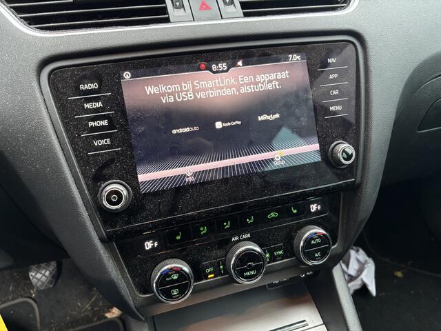 Skoda OCTAVIA Combi 1.0 TSI Greentech Ambition Business CARPLAY / STOELVERW / DAB+ / NAVI / CLIMA / PDC / BLUETOOTH / NL-AUTO