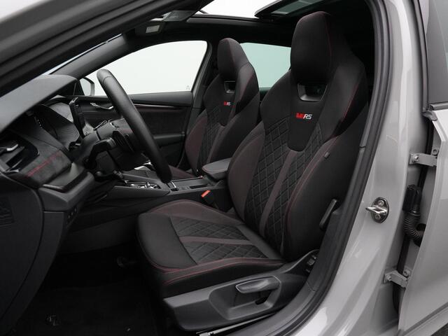 Skoda OCTAVIA Combi 1.4 TSI RS iV 245 pk DSG PHEV Business | Panoramadak | Canton | Adaptief onderstel | Matrix LED | Achteruitrijcamera | Stoelverwarming