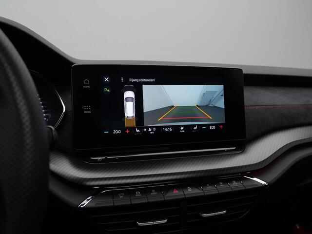 Skoda OCTAVIA Combi 1.4 TSI RS iV 245 pk DSG PHEV Business | Panoramadak | Canton | Adaptief onderstel | Matrix LED | Achteruitrijcamera | Stoelverwarming