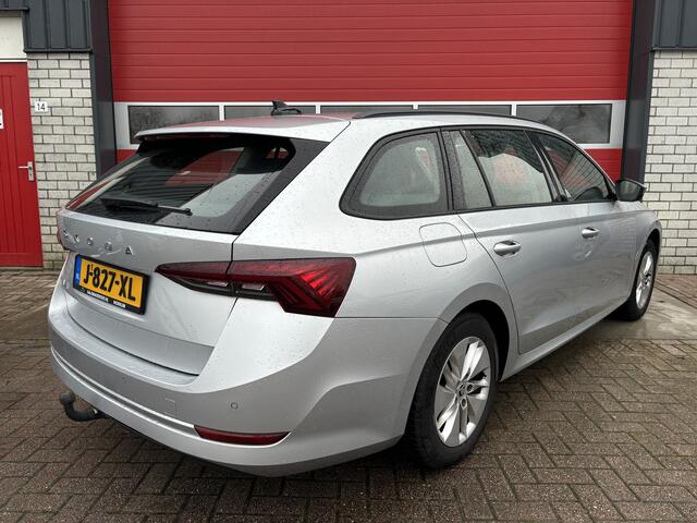 Skoda OCTAVIA Combi 1.0 TSI Business Edition TREKHAAK / FULL LED / CARPLAY / STOELVERW / NAVI / CLIMA / PDC / NL-AUTO