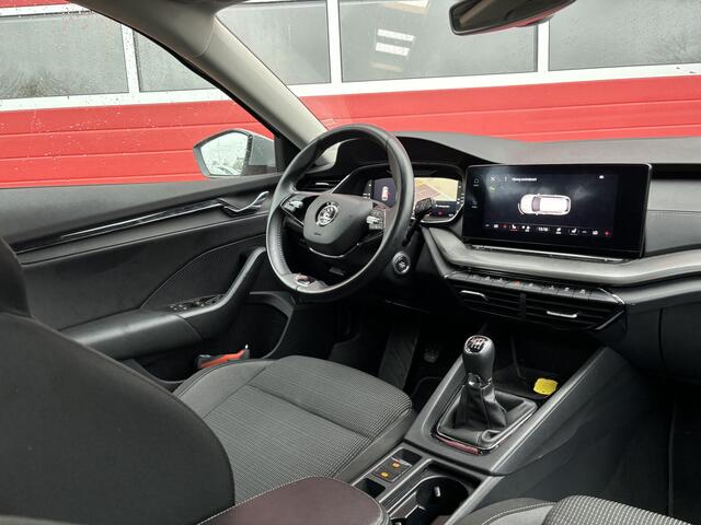 Skoda OCTAVIA Combi 1.0 TSI Business Edition TREKHAAK / FULL LED / CARPLAY / STOELVERW / NAVI / CLIMA / PDC / NL-AUTO