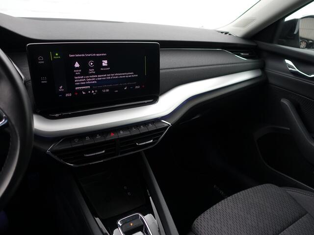 Skoda OCTAVIA Combi 1.0 e-TSI Business Edition Plus Aut- Dynamic Select, Camera, Lane Assist, Sfeerverlichting, CarPlay, Android Auto, Stoelverwarming