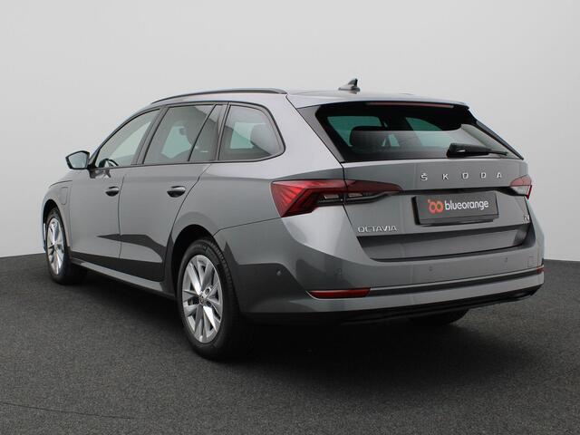 Skoda OCTAVIA Combi 1.4 TSI iV PHEV Business Edition 204PK DSG SOH 92%, Matrix LED-Verlichting, Achteruitrijcamera, Navi via Apple Carplay/Android Auto, Stoel-Stuurverwarming, Voorruitverwarming, Cruise Controle, 17" LM Velgen