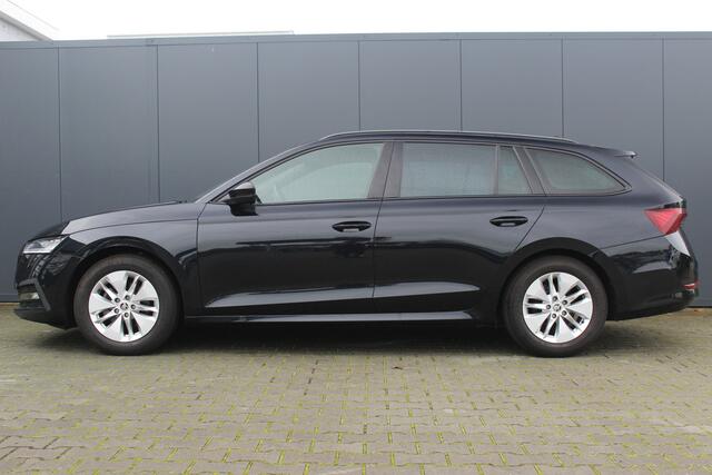 Skoda OCTAVIA Combi 1.0 TSI Sport Business | incl. 12 maanden garantie | Navigatie | Cruise | Virtual cockpit | DAB+ radio | Apple carplay | Lane assist | Zwarte hemel bekleding | Sportstoelen | LED koplampen | Sfeerverlichting |