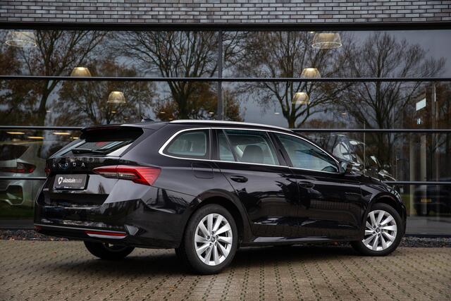 Skoda OCTAVIA Combi 1.5 TSI MHEV Business Edition Plus , Trekhaak, Adap. cruise,