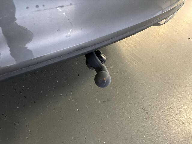 Skoda OCTAVIA Combi 1.5 TSI 115pk DSG MHEV Business Edition Plus · Camera · Apple/Android Car Play · Elek. Trekhaak · P-Sensoren · Elek. Achterklep · Keyless · 17'' Inch · Garantie t/m 29-09-2028 of 100.000km