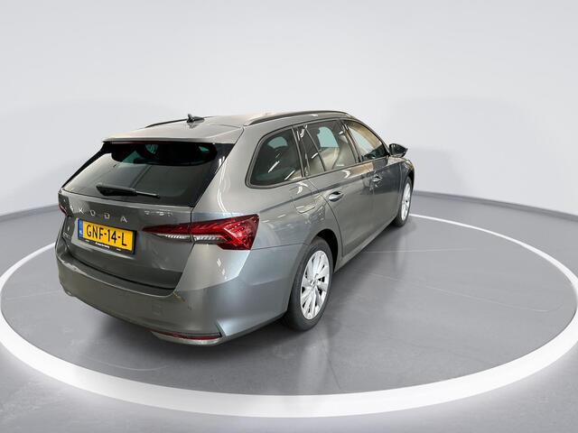Skoda OCTAVIA Combi 1.5 TSI 115pk DSG MHEV Business Edition · Camera · Apple/Android Car Play · Elek. Trekhaak · P-Sensoren · Elek. Achterklep · Keyless · 17'' Inch · Garantie t/m 29-09-2028 of 100.000km