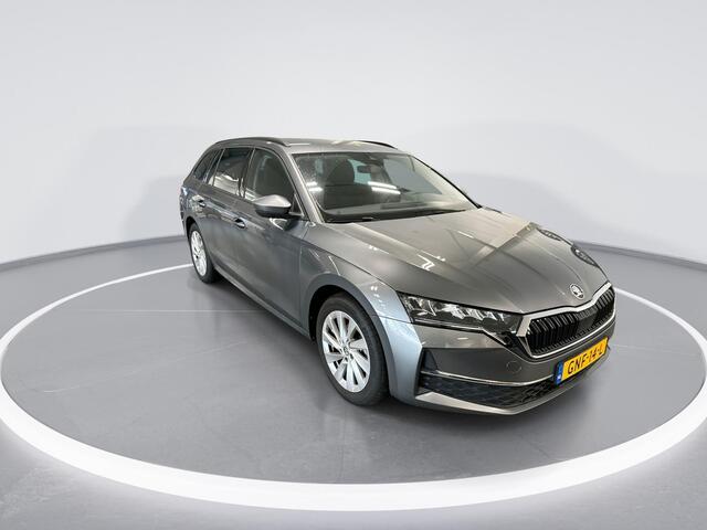 Skoda OCTAVIA Combi 1.5 TSI 115pk DSG MHEV Business Edition · Camera · Apple/Android Car Play · Elek. Trekhaak · P-Sensoren · Elek. Achterklep · Keyless · 17'' Inch · Garantie t/m 29-09-2028 of 100.000km