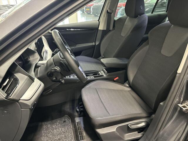 Skoda OCTAVIA Combi 1.5 TSI 115pk DSG MHEV Business Edition · Camera · Apple/Android Car Play · Elek. Trekhaak · P-Sensoren · Elek. Achterklep · Keyless · 17'' Inch · Garantie t/m 29-09-2028 of 100.000km