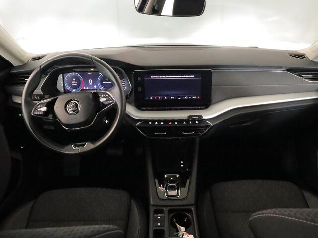 Skoda OCTAVIA Combi 1.5 e-TSI Business Edition Plus 150 pk Automaat (DSG) | Verlengde garantie | Navigatie | Parkeersensoren | Adaptieve cruise control | Autom. airco (3 zones) | Stoelverwarming |