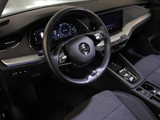 Skoda OCTAVIA Combi 1.5 e-TSI Business Edition Plus 150 pk Automaat (DSG) | Verlengde garantie | Navigatie | Parkeersensoren | Adaptieve cruise control | Autom. airco (3 zones) | Stoelverwarming |