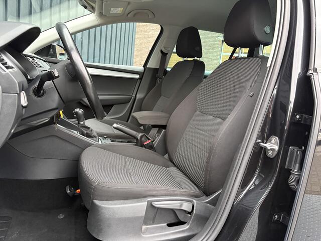 Skoda OCTAVIA Combi 1.2 TSI Greentech Ambition Businessline | Trekhaak | Navi | Prijs Rijklaar!!