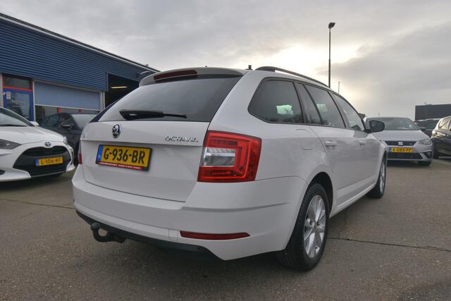 Skoda OCTAVIA Combi 1.0 TSI Greentech Business Edition , TREKHAAK , NAVI , CLIMATR , CR CONTR , PDC A , LMV16 ,