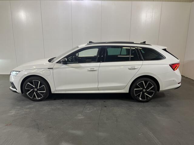 Skoda OCTAVIA Combi 1.4 TSI iV PHEV Sportline AUTOMAAT/ PANO/ CAMERA/ PARK. SENSOREN/ KEYLESS/ STOEL VERWARM./ CRUISE/ SMARTLINK/ LED/ 18 LMV'