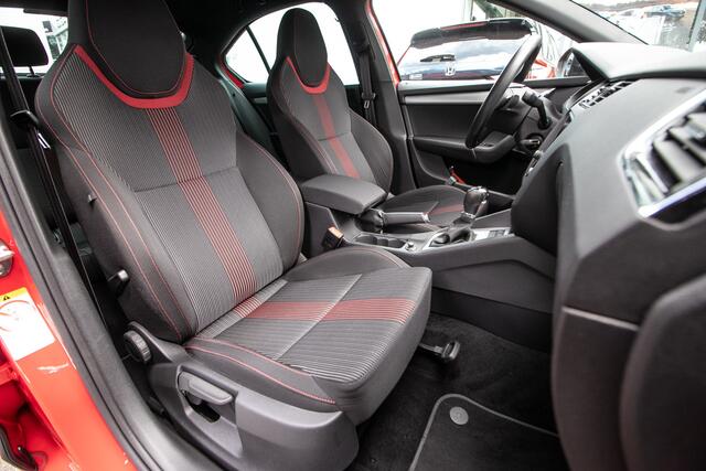 Skoda OCTAVIA 1.5 TSI Greentech Sport Business Automaat -Trekhaak | Navi | 1e Eigenaar | 1500 kg trekgewicht