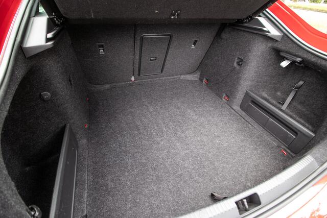 Skoda OCTAVIA 1.5 TSI Greentech Sport Business Automaat -Trekhaak | Navi | 1e Eigenaar | 1500 kg trekgewicht