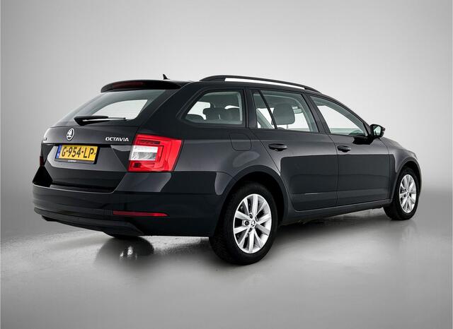 Skoda OCTAVIA Combi 1.0 TSI Greentech Business Edition | Navigatie | Climate controle | Parkeersensoren |