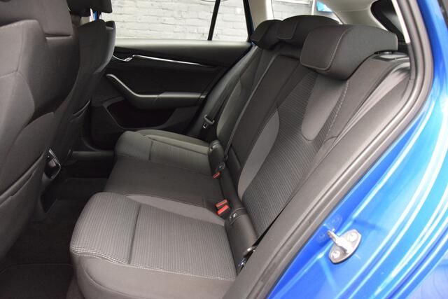 Skoda OCTAVIA Combi 1.0 e-TSI 110PK Business Edition DSG Automaat | Org. NL | BOVAG Garantie | Adaptive Cruise Control | Camera | Apple Carplay/Android Auto | All Season Banden | Virtual Cockpit |