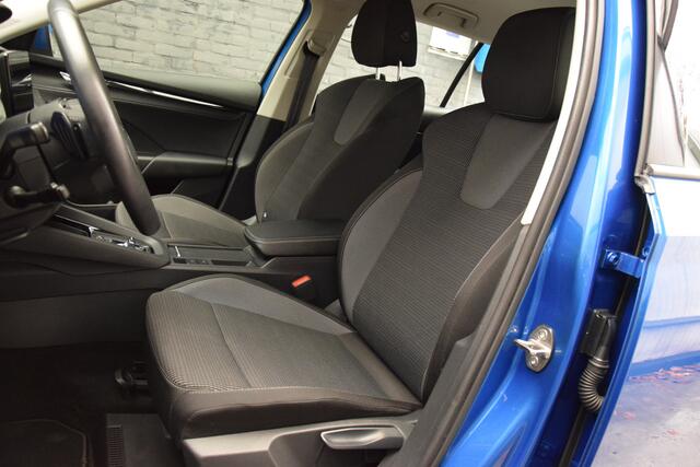 Skoda OCTAVIA Combi 1.0 e-TSI 110PK Business Edition DSG Automaat | Org. NL | BOVAG Garantie | Adaptive Cruise Control | Camera | Apple Carplay/Android Auto | All Season Banden | Virtual Cockpit |