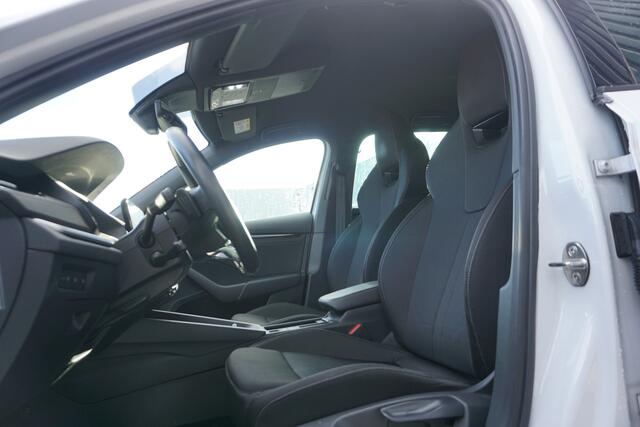 Skoda OCTAVIA Combi 1.0 e-TSI Sport Automaat | METALLIC WIT | ACC | STUURVERW. |