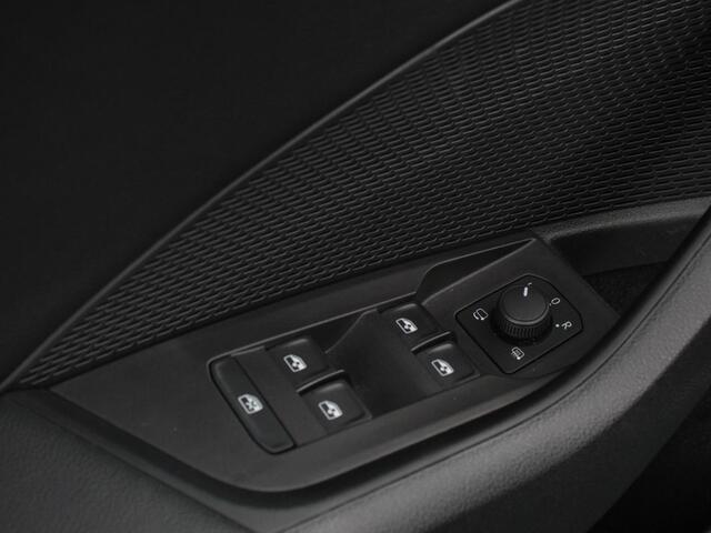 Skoda OCTAVIA Combi 1.0 e-TSI 110pk DSG Style | Navigatie | Apple Carplay/Android Auto| Parkeersensoren | Adaptive Cruise Control | Stoelverwarming | Lane Assist | Attention Assist | Ledverlichting | Afneembare trekhaak | Climatronic | Virtual Cockpit