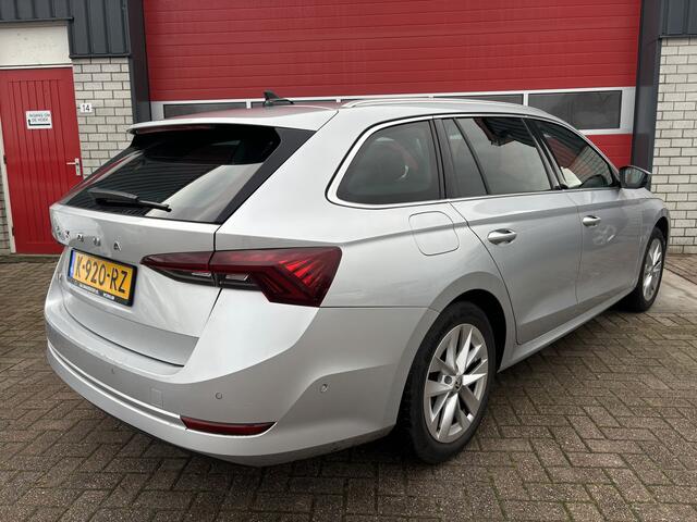 Skoda OCTAVIA Combi 1.0 e-TSI Business Edition Plus AUTOMAAT / LEDER / STOELVERW / CAMERA / KEYLESS / CARPLAY / SFEER / FULL LED / NL-AUTO