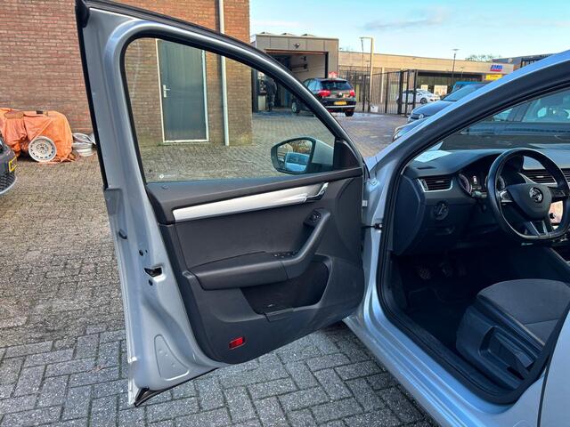 Skoda OCTAVIA Combi 1.0 TSI Greentech Business Edition