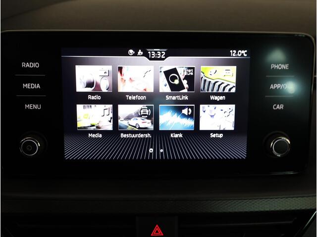 Skoda SCALA 1.0 TSI Ambition 110 PK | Verlengde garantie | Navigatie via App | Parkeersensoren | Privacy glas |