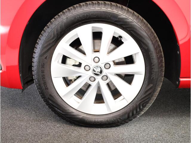 Skoda SCALA 1.0 TSI Ambition 110 PK | Verlengde garantie | Navigatie via App | Parkeersensoren | Privacy glas |