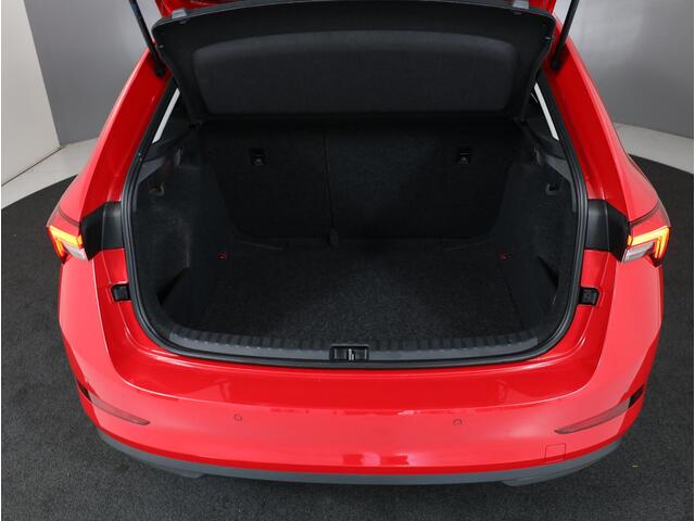 Skoda SCALA 1.0 TSI Ambition 110 PK | Verlengde garantie | Navigatie via App | Parkeersensoren | Privacy glas |