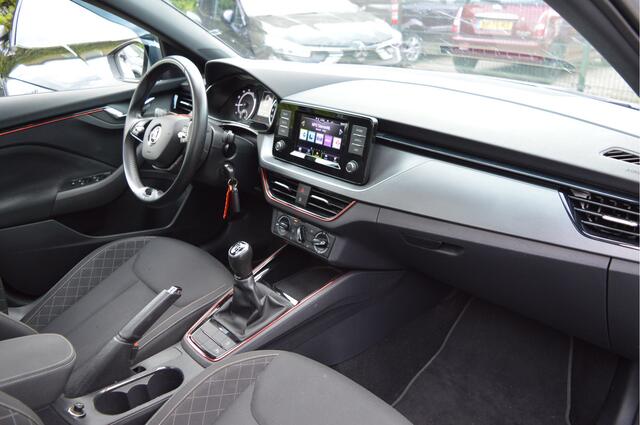 Skoda SCALA 1.0 TSI Sport Busn. / Led kopl. / Pano / Apple, android