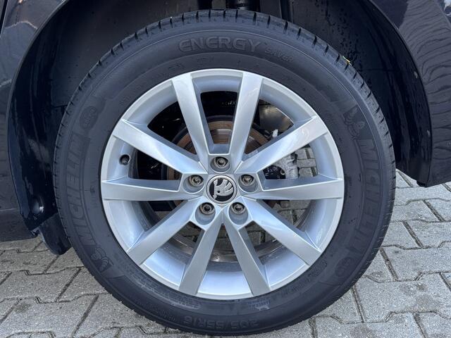 Skoda SCALA 1.0 TSI Style Stoelverwarming, Cruise Control & App-Connect