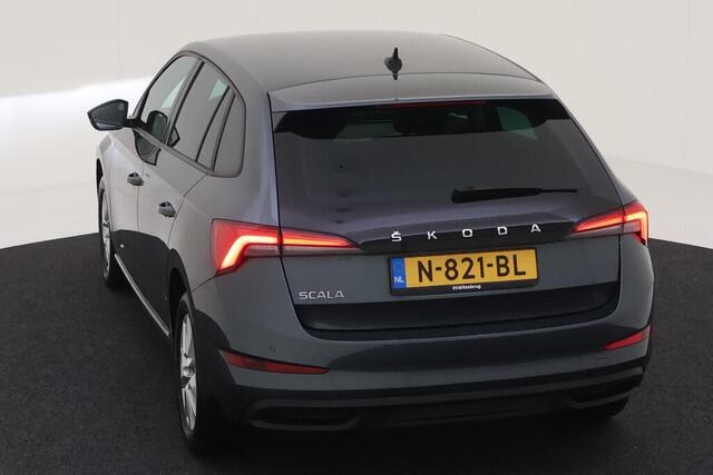 Skoda SCALA 1.0 TSI Business Edition Navigatie / Alcantara / Stoelverwarming / Parkeersensoren / Clima