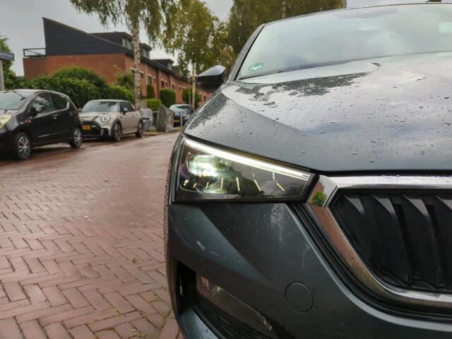 Skoda SCALA 1.0 TSI Business Edition Navigatie / Alcantara / Stoelverwarming / Parkeersensoren / Clima