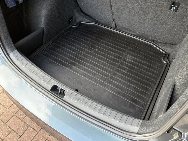 Skoda SCALA 1.0 TSi Sport Business CLIMA/CRUISE/CARPLAY/DAB/PDC/18INCH/TREKHAAK