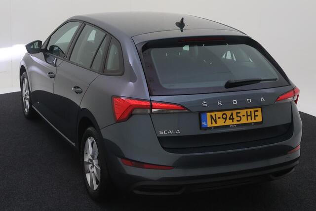 Skoda SCALA 1.0 TSI Ambition / Apple Carplay / Led koplampen / Cruise Control / Verwarmbare Spiegels / 15 Inch