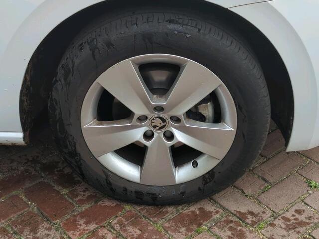 Skoda SCALA 1.0 TSI 110pk Ambition / Trekhaak / Smartlink / Airco / 16" LMV