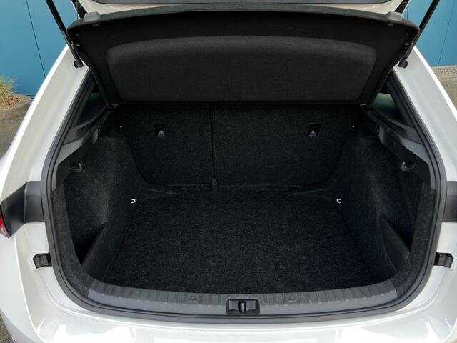 Skoda SCALA 1.0 TSI Sport Business NAV.VIA.CARPLAY|CRUISE|LED|PDC|LMV|ECC